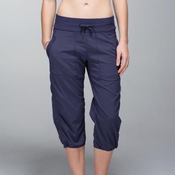 Lululemon Studio Crop No Liner Cadet Blue - Picture 2 of 11